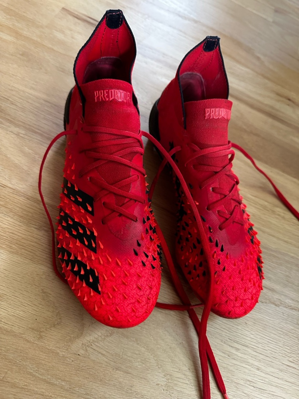 Adidas Predator Freak.1 SG Demonscale Solar Red FY6269 Mens 5 soccer cleats